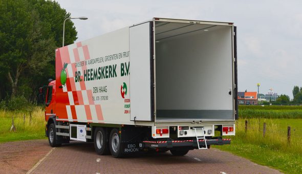 Bloementransport op Volvo carrosserie met geisoleerde opbouw en maatwerk