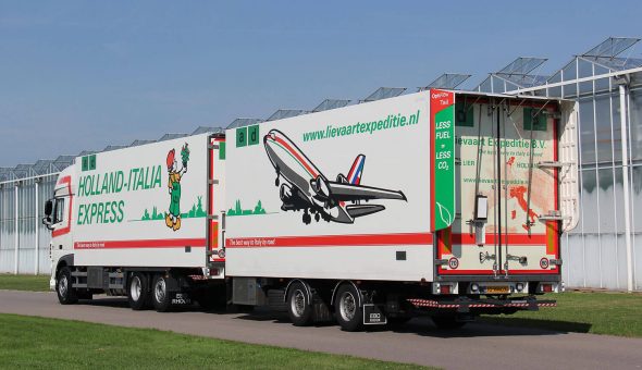 Geisoleerde vrachtwagencombinatie voor Lievaart Transport - DAF XF Truck