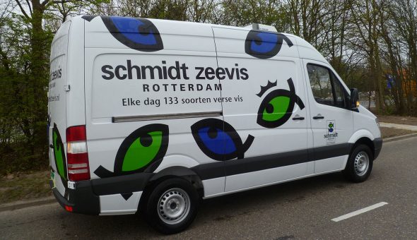 Gekoelde bestelwagen voor Schmidt Zeevis Rotterdam in een Mercedes Sprinter