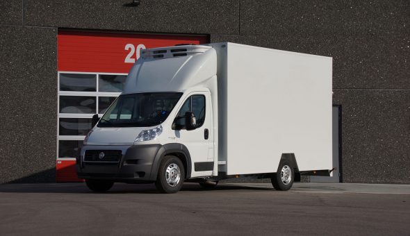 Gesloten opbouw met plywood wanden op een Fiat Ducato chassis