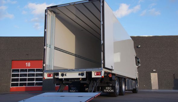 Isotherm trailers met Pacton oplegger koelvries compartiment