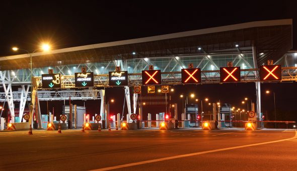 14 Portaaldrips (LED-displays) boven de tollanen van de Westerscheldetunnel