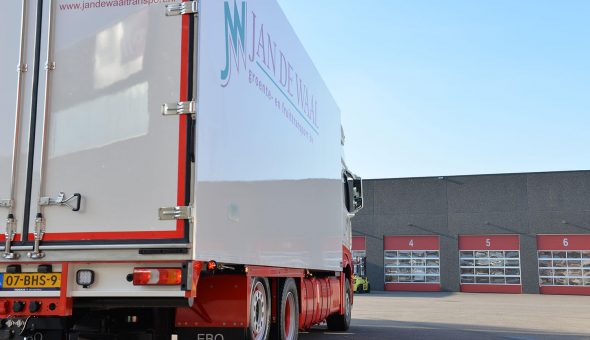 Geconditioneerde carrosserie opgebouwd op Mercedes Actros motorwagen