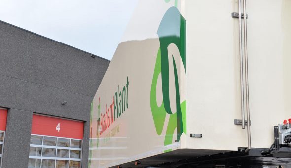 Geconditioneerde oplegger op pacton trailer voor bloementransport (Brabant Plant)