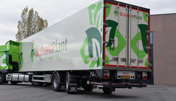 Geconditioneerde oplegger op pacton trailer voor bloementransport (Brabant Plant)