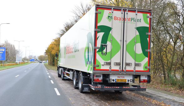 Geconditioneerde oplegger op pacton trailer voor bloementransport (Brabant Plant)