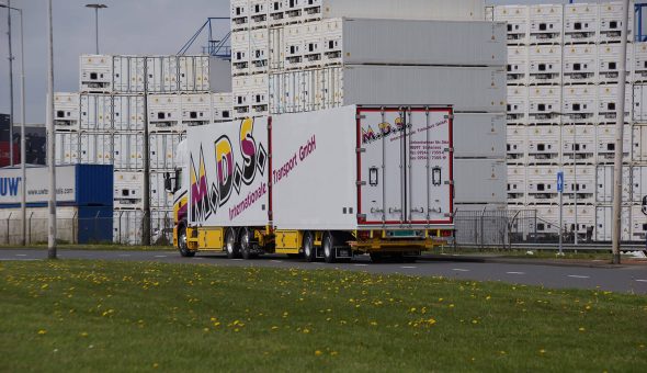 Isotherm vrachtwagen combinatie opgebouwd op DAF voeren bloementransport MDS Duitsland