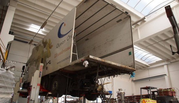 Schade vrachtwagen carrosserie en polyester