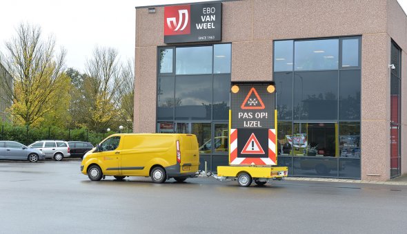 Tekstwagen VW 1350 HB voor de Provincie Zeeland uitgevoerd met Swarco LED-display