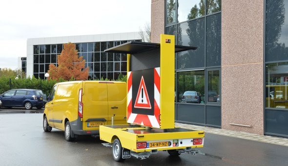 Tekstwagen VW 1350 HB voor de Provincie Zeeland uitgevoerd met Swarco LED-display