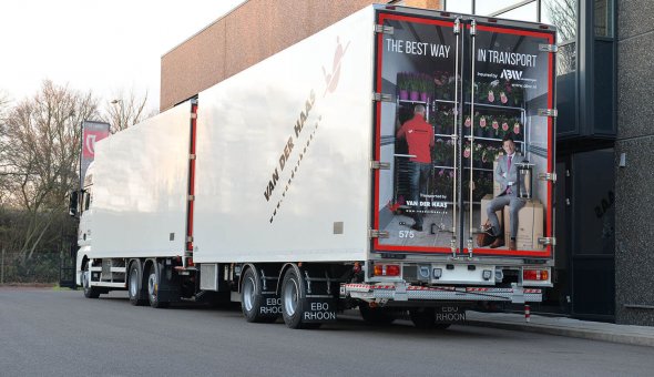 Bloemen en planten carrosserie voor van der Haas Transport - MAN combinatie met doorlaadsysteem