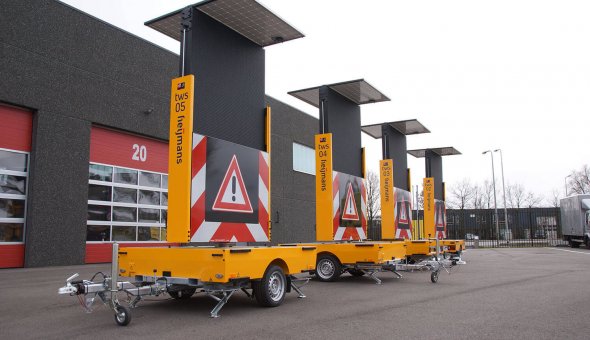 Full-colour tekstwagen voor Heijmans Wegen met solar laadregelaar en Traffic Fleet