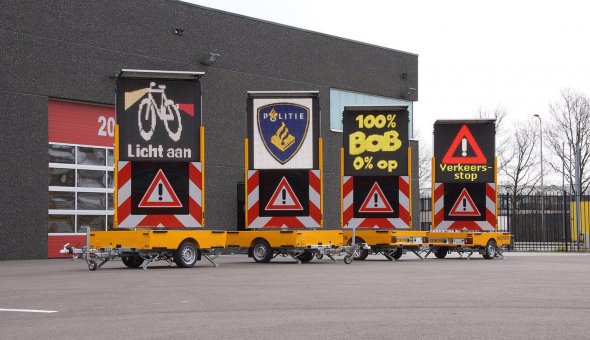 Full-colour tekstwagen voor Heijmans Wegen met solar laadregelaar en Traffic Fleet