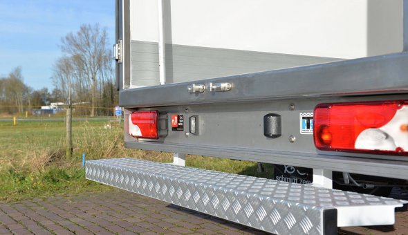 Koelopbouw Mercedes Sprinter met multitemp en zijdeur. Voorzien van een Thermoking koelmachines