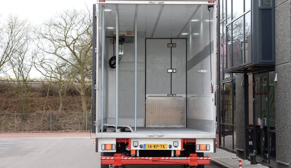 Geisoleerde carrosserie combinatie voor Breewel Transport opgebouwd op Mercedes Actros