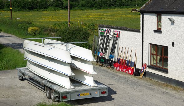 Schamelaanhangwagen gebouwd voor de Koninklijke Roeivereniging