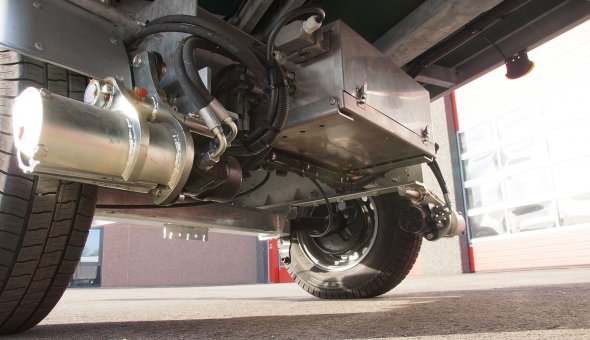 Speciaalbouw schamelwagen voorzien van maatwerk aanhangwagen