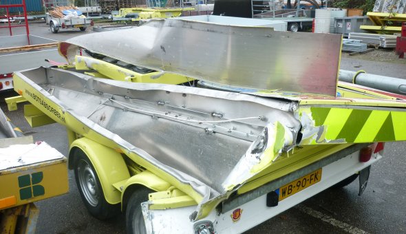 Schade en reparatie van actiewagens, tekstwagens en botsabsorbers