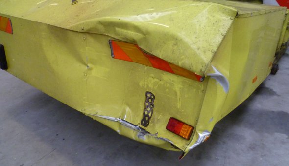Schade en reparatie van actiewagens, tekstwagens en botsabsorbers