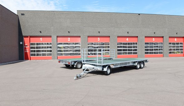 Twee schamel aanhangwagens geleverd voor vervoer van marktkramen - Roodbol evenementen