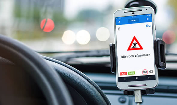 Early warnings verkeersinformatie via Flitsmeister op uw smartphone
