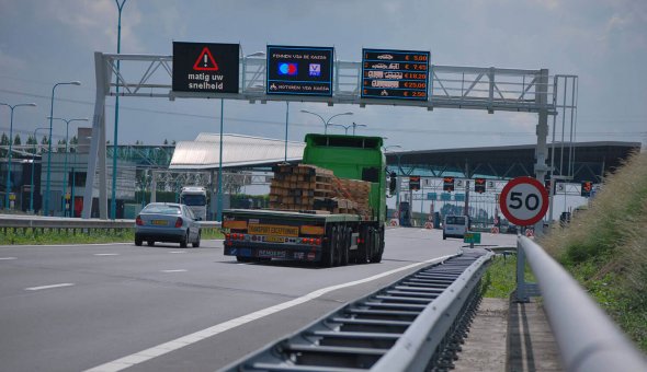 Permanente bermdrip type 3C op N62 bij de Westerscheldetunnel aangestuurd met Traffic Fleet