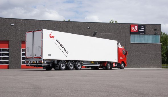 6x koelvries trailer 3-assige voor van der Haas Transport isobox polyester opbouw