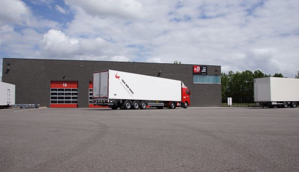 6x koelvries trailer 3-assige voor van der Haas Transport isobox polyester opbouw