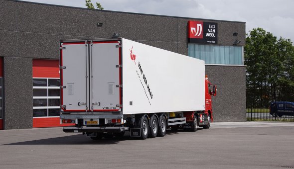 6x koelvries trailer 3-assige voor van der Haas Transport isobox polyester opbouw