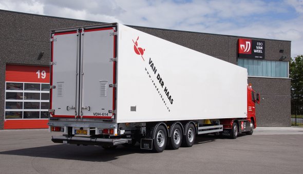 6x koelvries trailer 3-assige voor van der Haas Transport isobox polyester opbouw