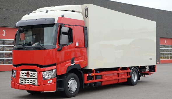 Geïsoleerde bakwagen voor Breewel Transport op Renault met polyester opbouw