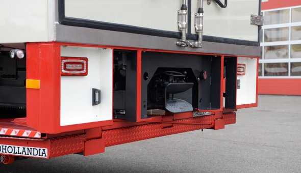 Geïsoleerde bakwagen voor Breewel Transport op Renault met polyester opbouw