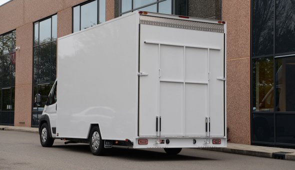 Gesloten laadbak plywood op Fiat Ducato voor Breewel Transport met Mitsubishi koelmachine