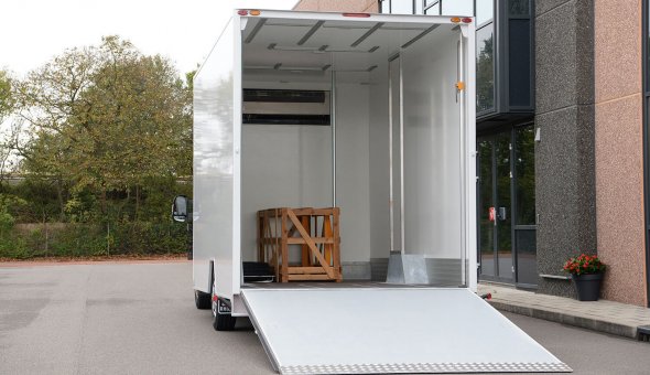 Gesloten laadbak plywood op Fiat Ducato voor Breewel Transport met Mitsubishi koelmachine