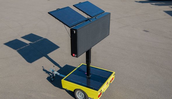 Solar tekstkar kopen met full colour LED-display en zonnepanelen