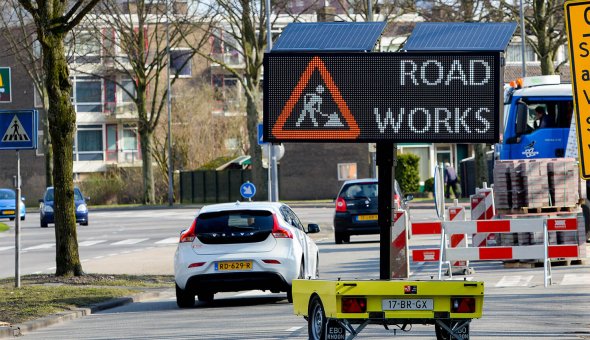 Solar tekstkar kopen met full colour LED-display en zonnepanelen