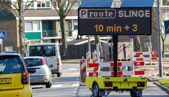 Solar tekstkar met floating cardata reistijd en verkeersinformatie