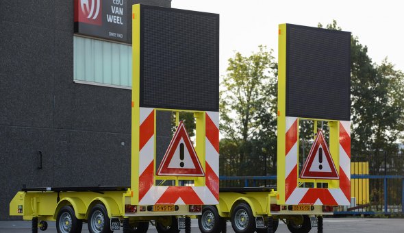 2x Tekstwagen Solar geleverd aan Versluys Verkeerstechniek