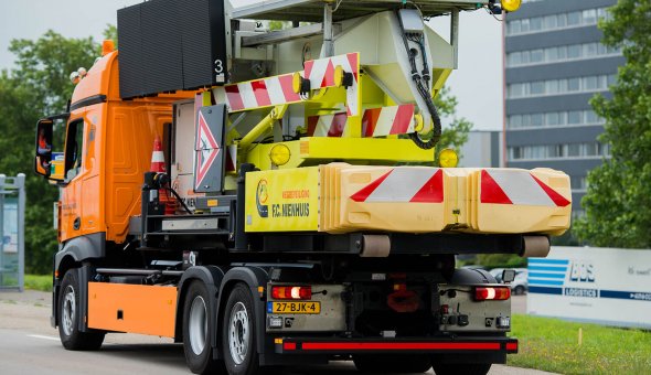 Nienhuis Mobiele rijstrook signalering (MRS) met Swarco LED-display en Traffic Fleet software