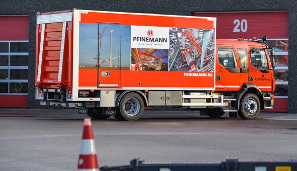 Maatwerk gesloten carrosserie voor industriele toepassingen Peinemann Mobilift Group