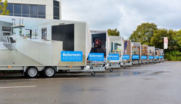 9x Gesloten aanhangwagens voor Tieleman Keukens