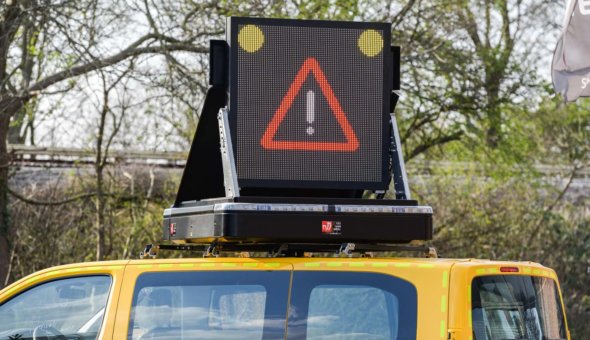 DakDRIP met functies zoals signalering en 360 rotatie van het LED-display om WIS Weginspecteurs zichtbaar te maken