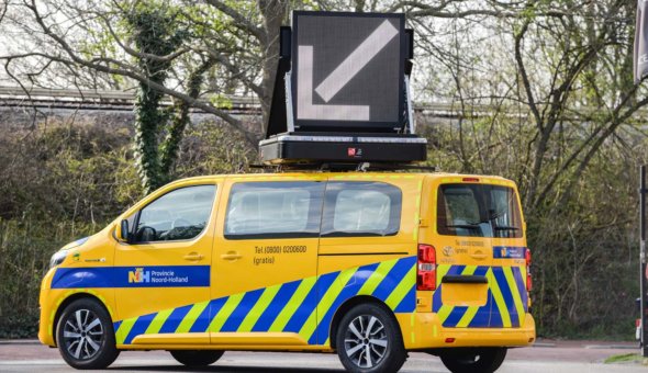 DakDRIP met functies zoals signalering en 360 rotatie van het LED-display om WIS Weginspecteurs zichtbaar te maken