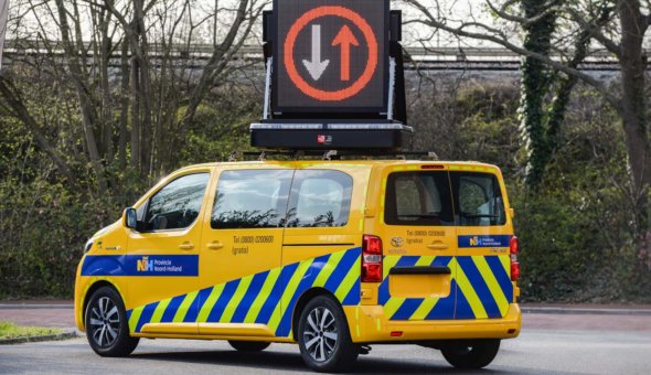 DakDRIP met functies zoals signalering en 360 rotatie van het LED-display om WIS Weginspecteurs zichtbaar te maken