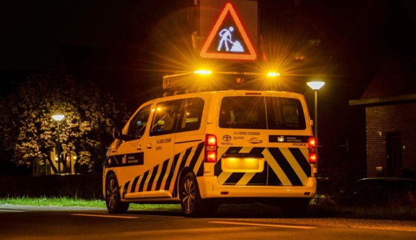 Rijkswaterstaat WIS en Provincie weginspecteurs met nieuwe voertuigen en DAKDRIP