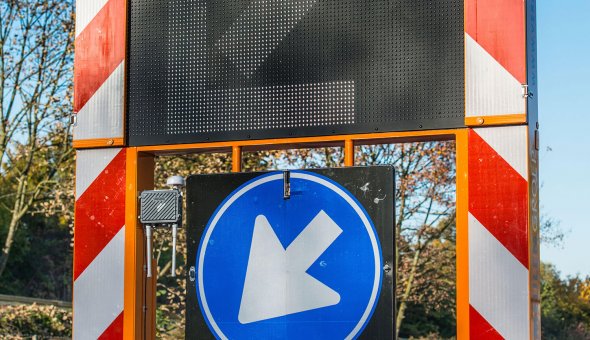 Successful Road Works Warning test at highway A16 nearby Rotterdam with Rijkswaterstaat, Swarco and EBO van Weel