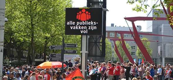 Arrange your crowd-management event with a mobile VMS sign