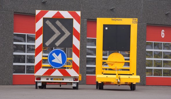 Arrow trailer equiped with chevron LED-display