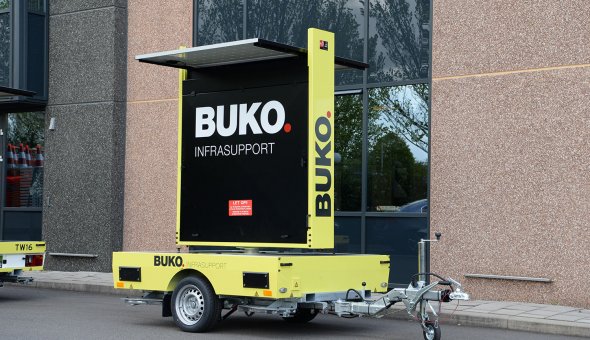 BUKO Infrasupport invests in six of our VW 1350 HB VMS-trailers equipped with solar energy