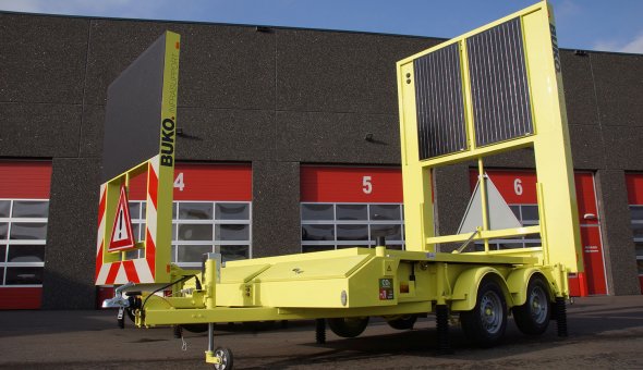 BUKO Infrasupport receives new solar VMS-trailers